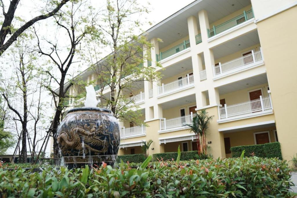 The One Residence Hotel Bangkok Zewnętrze zdjęcie
