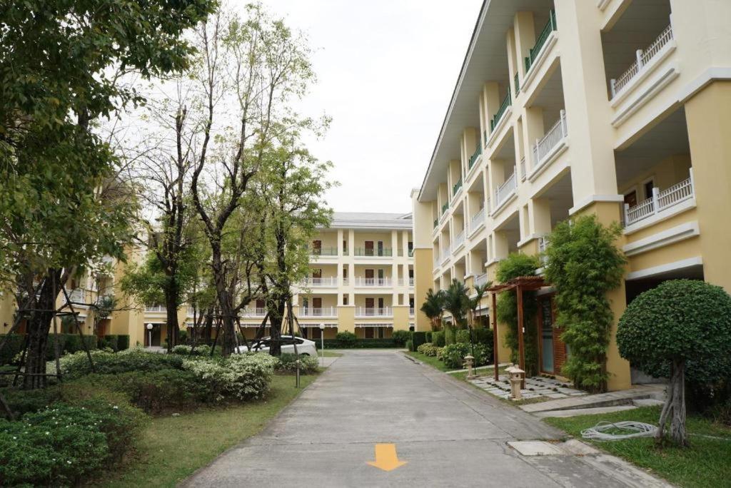 The One Residence Hotel Bangkok Zewnętrze zdjęcie