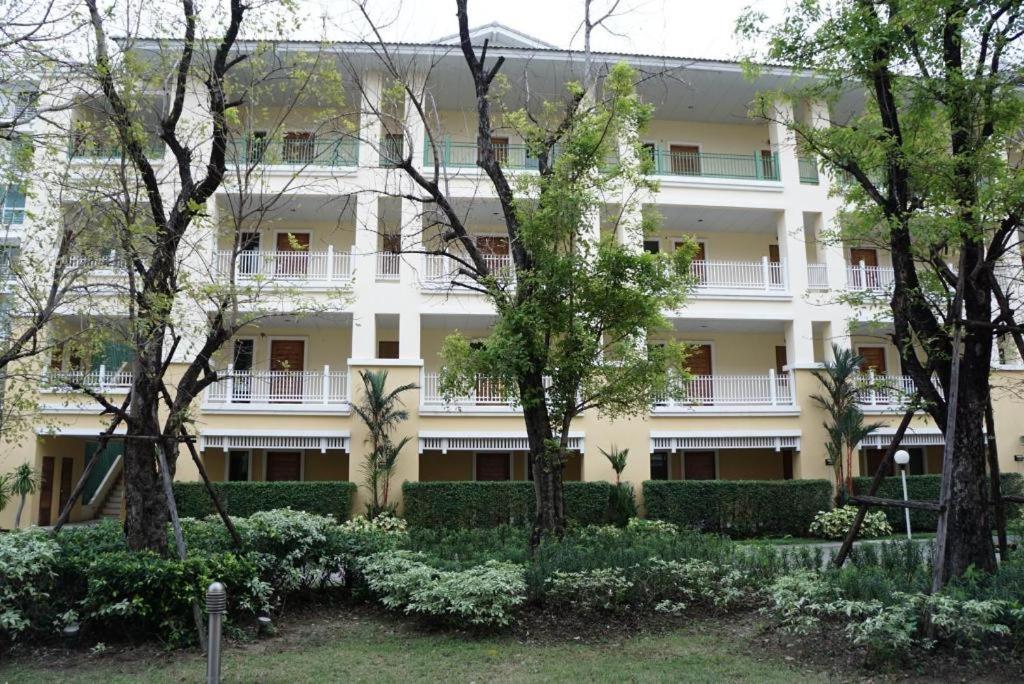 The One Residence Hotel Bangkok Zewnętrze zdjęcie
